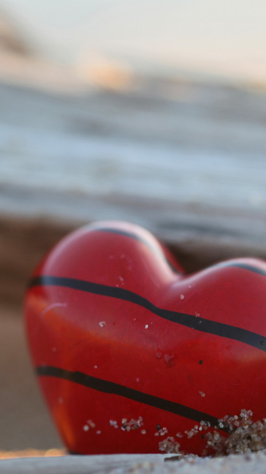 Red Heart With Black Stripes screenshot #1 1080x1920