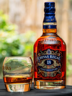 Das Chivas Regal 18 Year Old Whisky Wallpaper 240x320