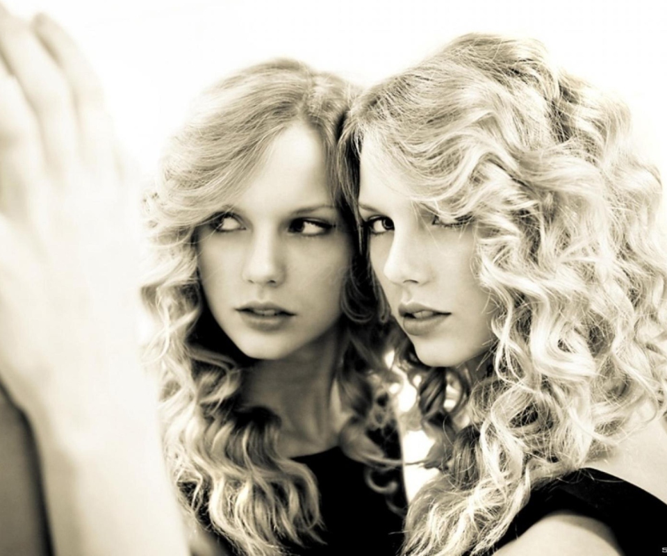 Обои Taylor Swift Black And White 960x800