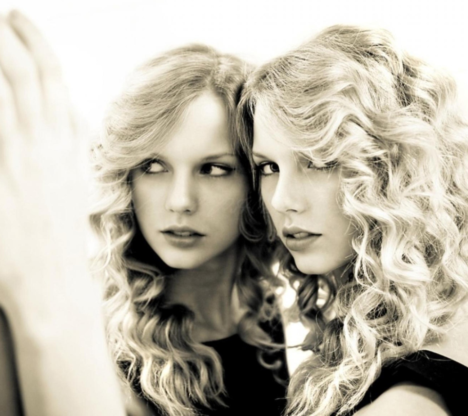 Обои Taylor Swift Black And White 960x854