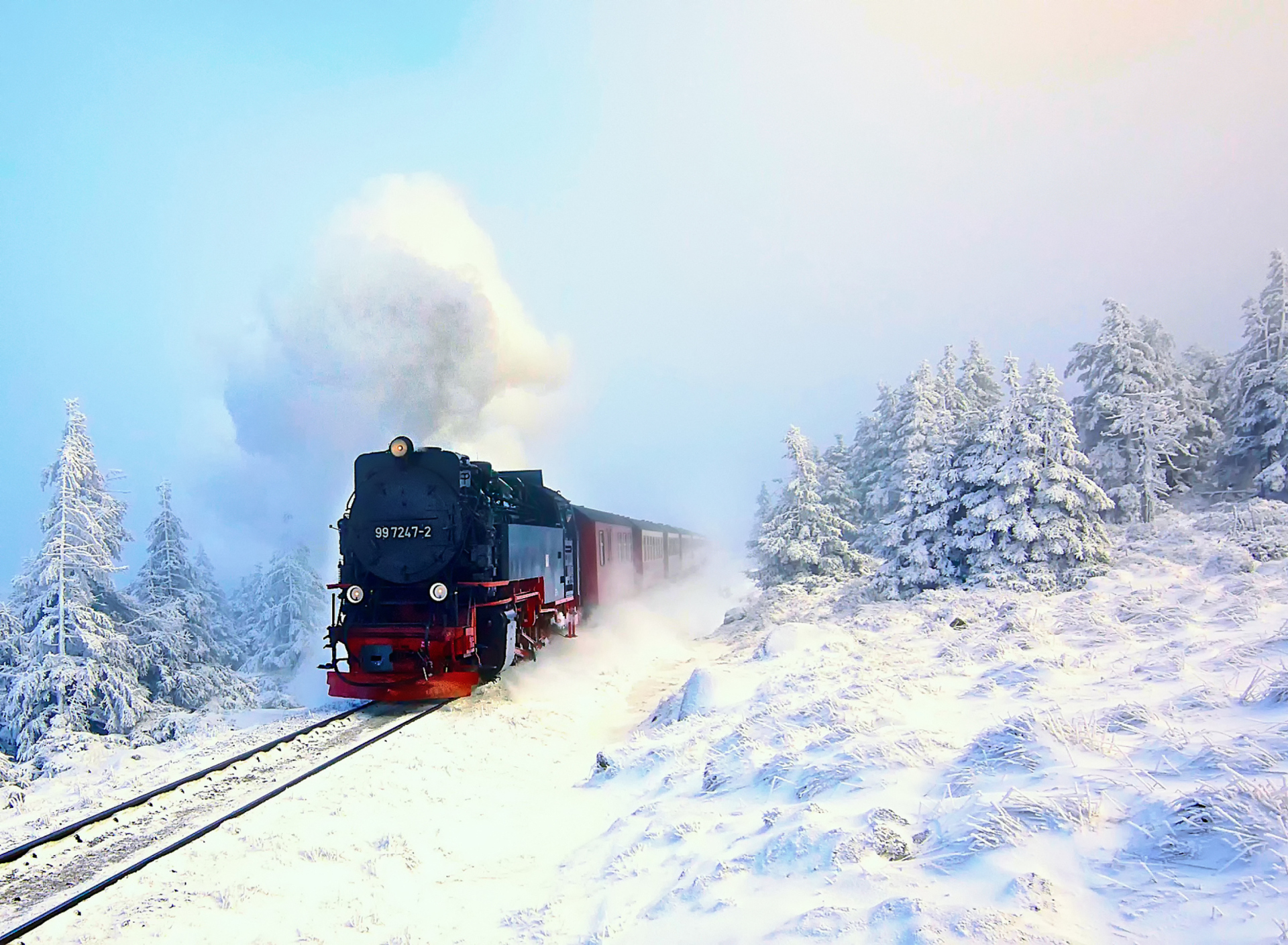 Fondo de pantalla Winter Train Ride 1920x1408