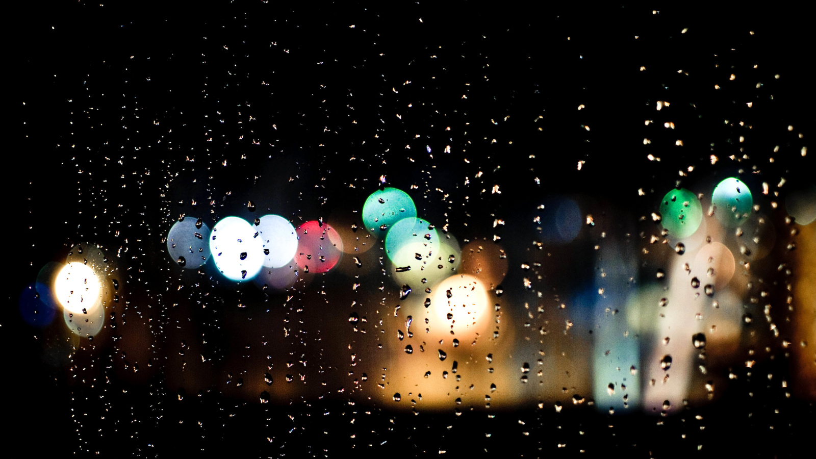 Screenshot №1 pro téma Raindrops on Window Bokeh Photo 1600x900