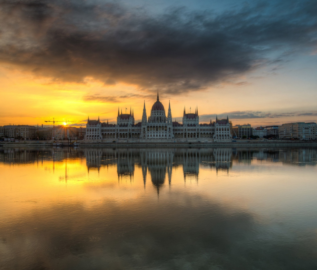 Budapest At Sunrise screenshot #1 1200x1024