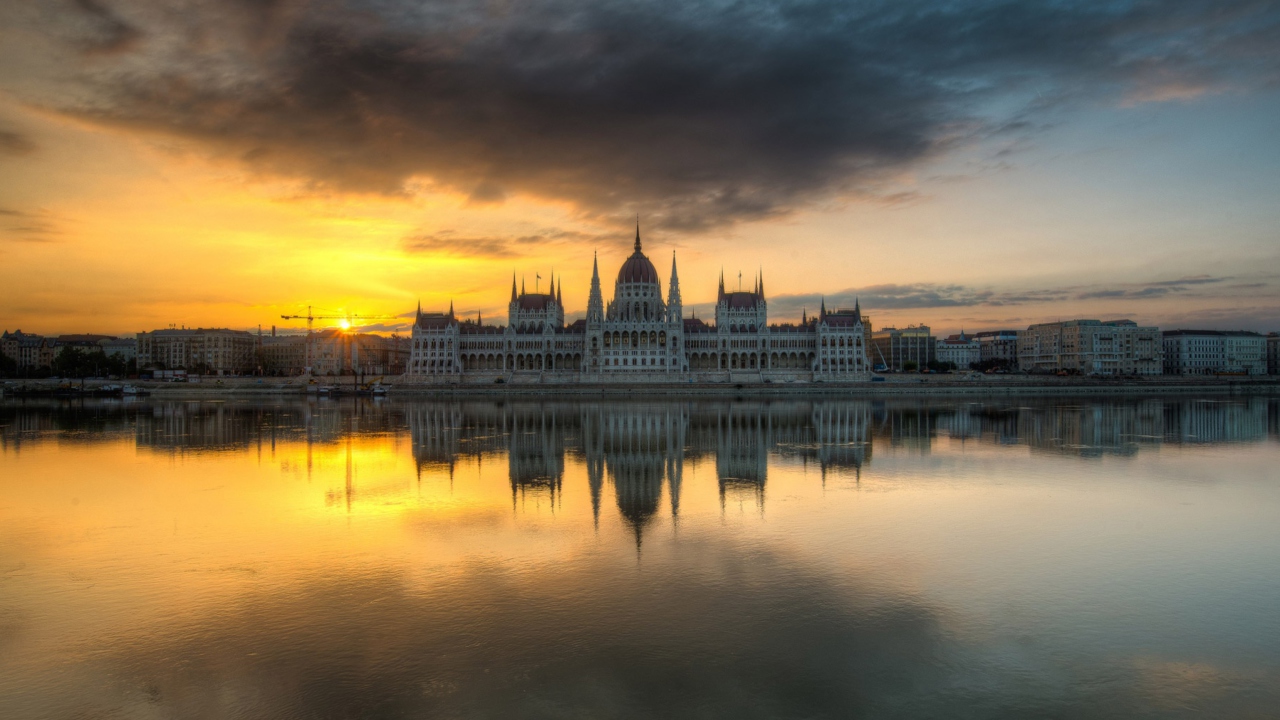 Budapest At Sunrise wallpaper 1280x720