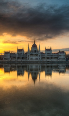 Fondo de pantalla Budapest At Sunrise 240x400