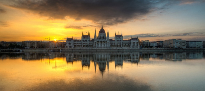 Fondo de pantalla Budapest At Sunrise 720x320