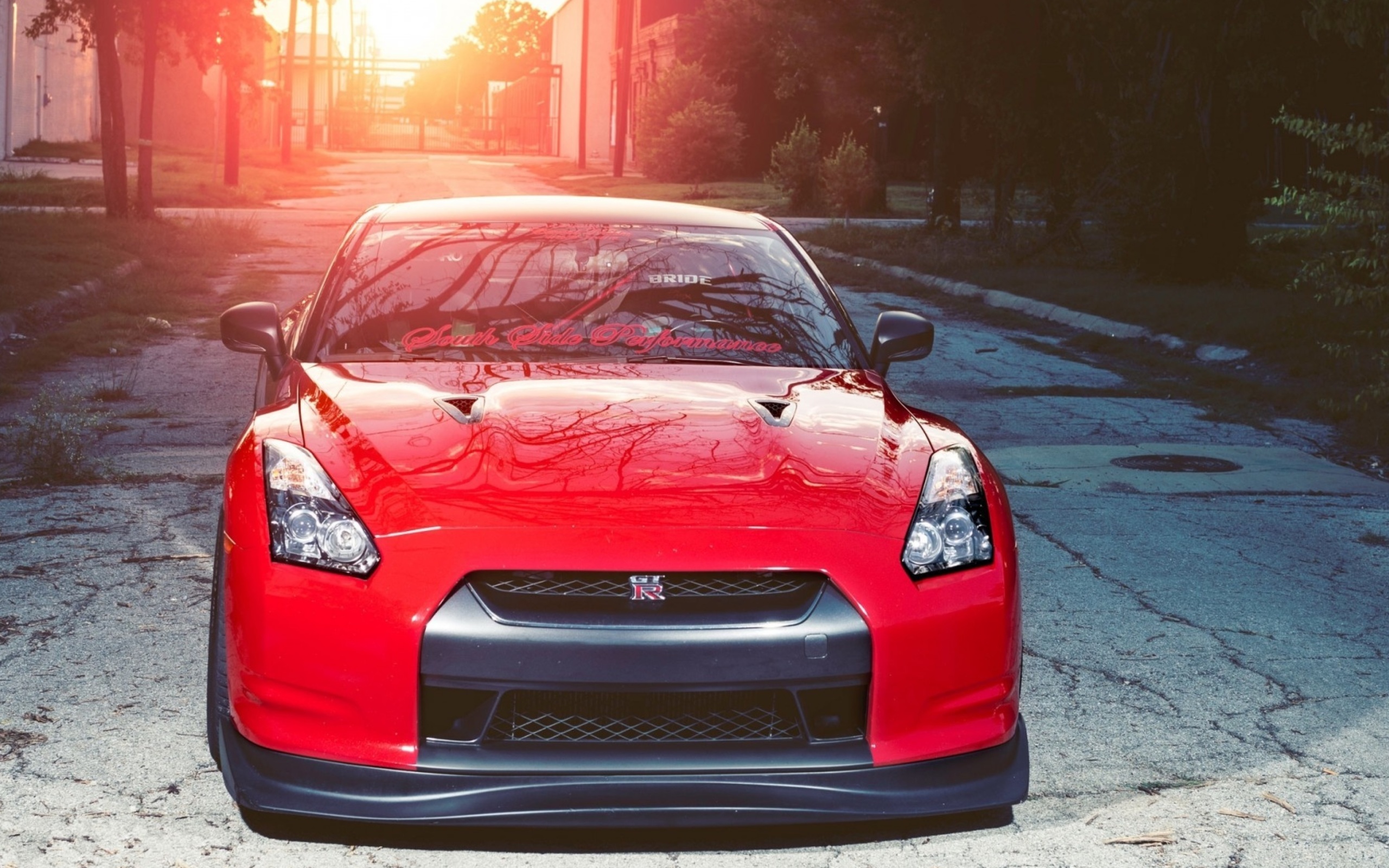 Обои Red Nissan GTR Japanese Sport Car 2560x1600