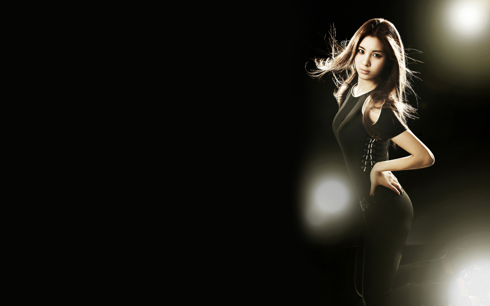 Girl In Black wallpaper 1680x1050