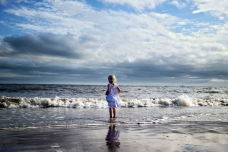 Kid On Beach - Obrázkek zdarma pro Samsung Galaxy A3