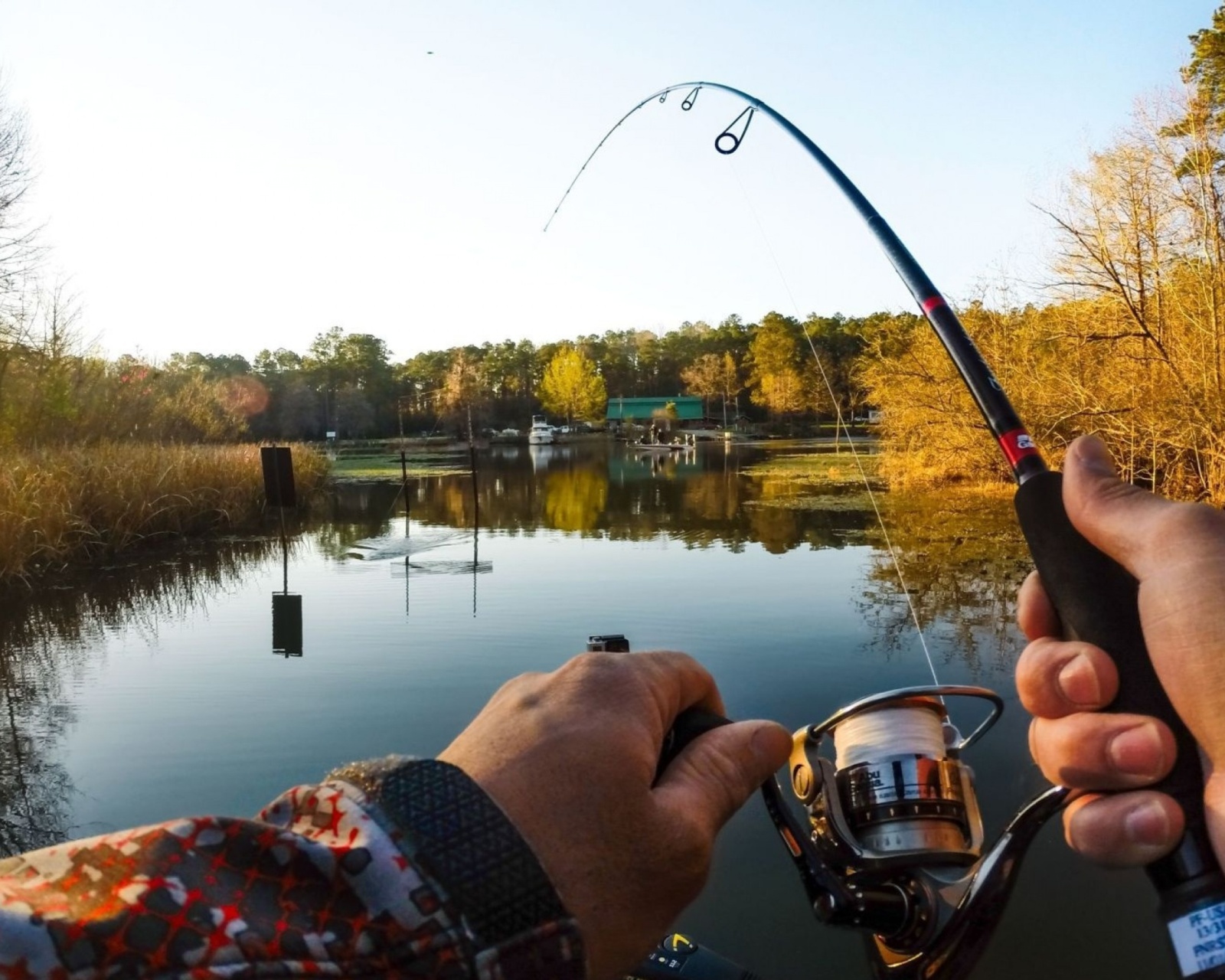 Das Fishing in autumn Wallpaper 1600x1280