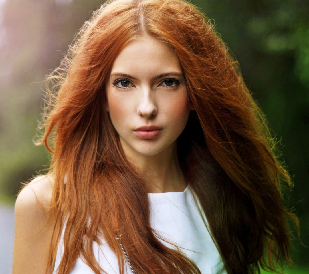 Das Beautiful Redhead Girl Wallpaper 1080x960