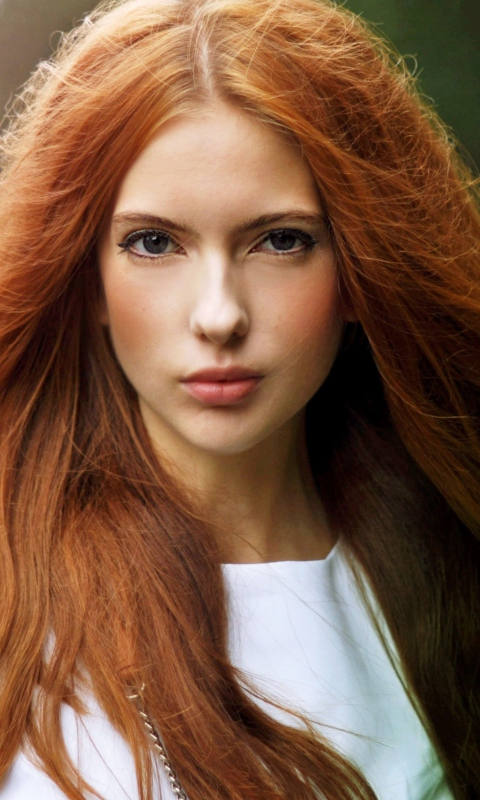Das Beautiful Redhead Girl Wallpaper 480x800