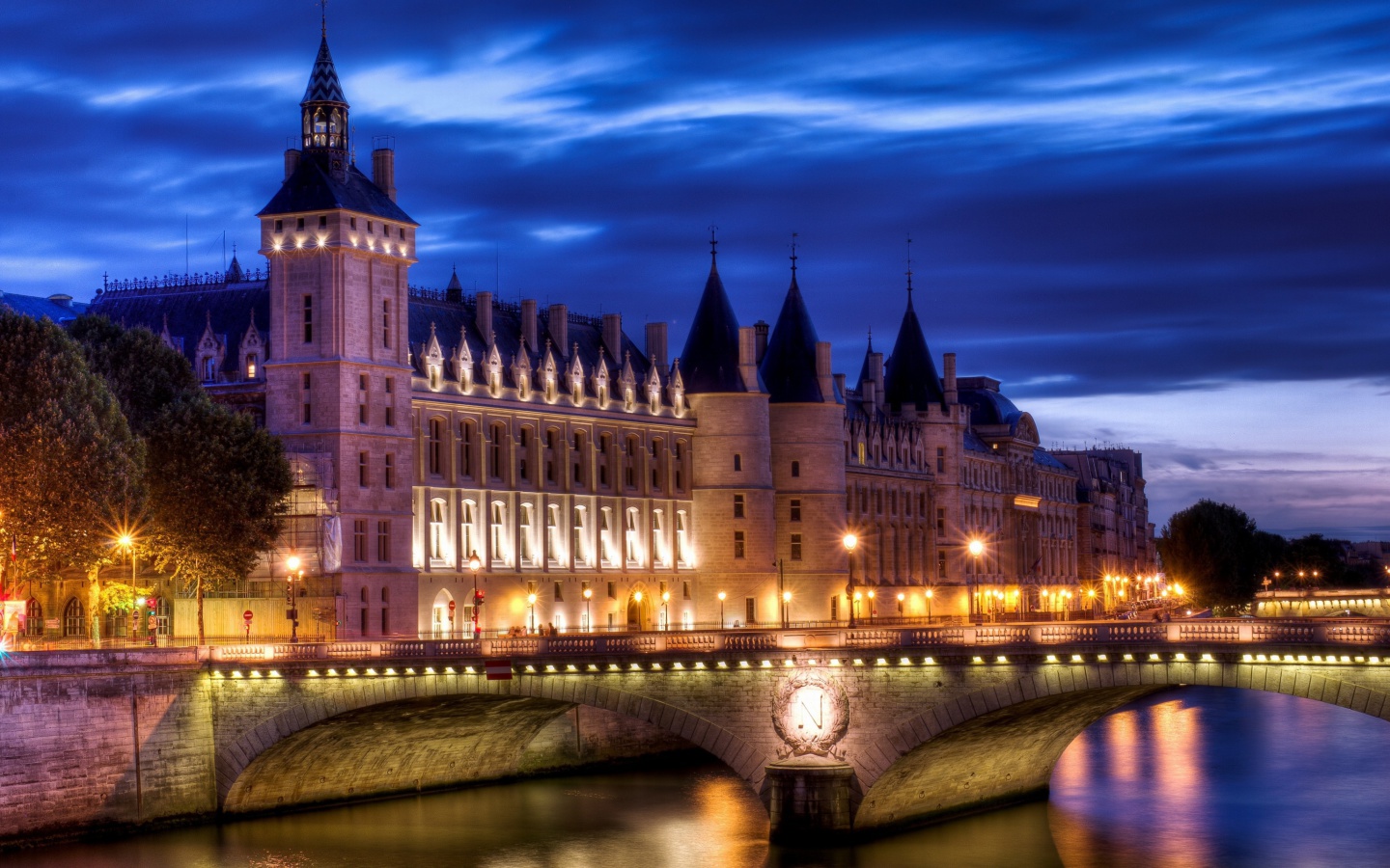 La Conciergerie Paris Palace screenshot #1 1440x900