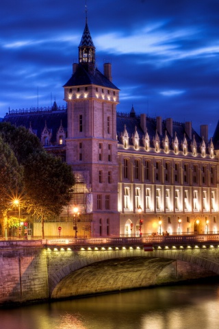 Sfondi La Conciergerie Paris Palace 320x480