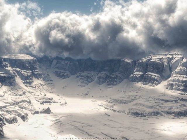 Snow Storm wallpaper 640x480