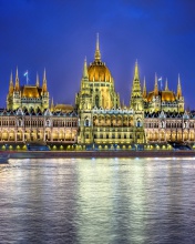 Обои Budapest Parliament 176x220