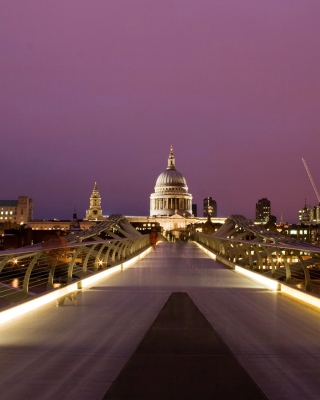 Millennium Bridge In Londonl - Obrázkek zdarma pro Nokia Asha 300