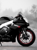 Обои Aprilia RSV4 132x176