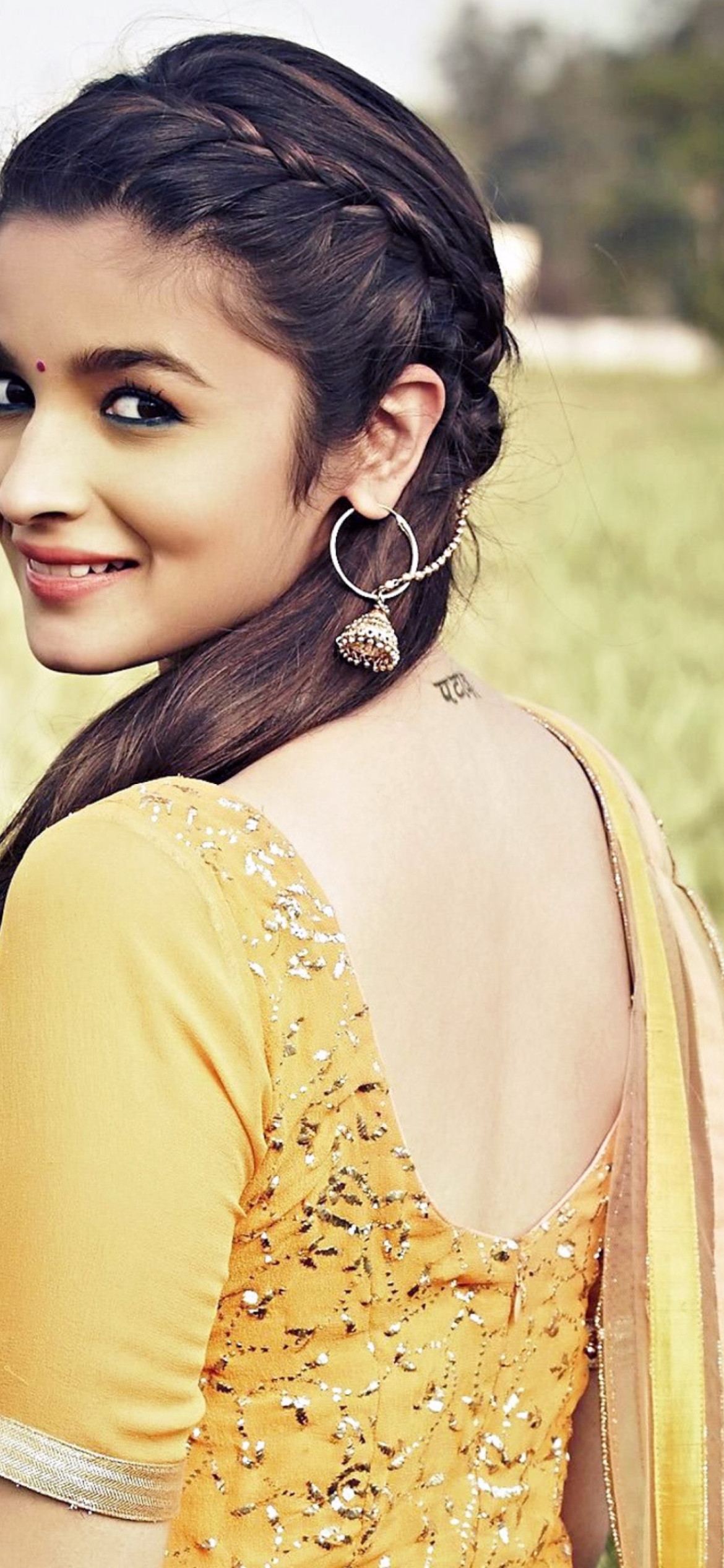 Sfondi Alia Bhatt In Humpty Sharma Ki Dulhania 1170x2532