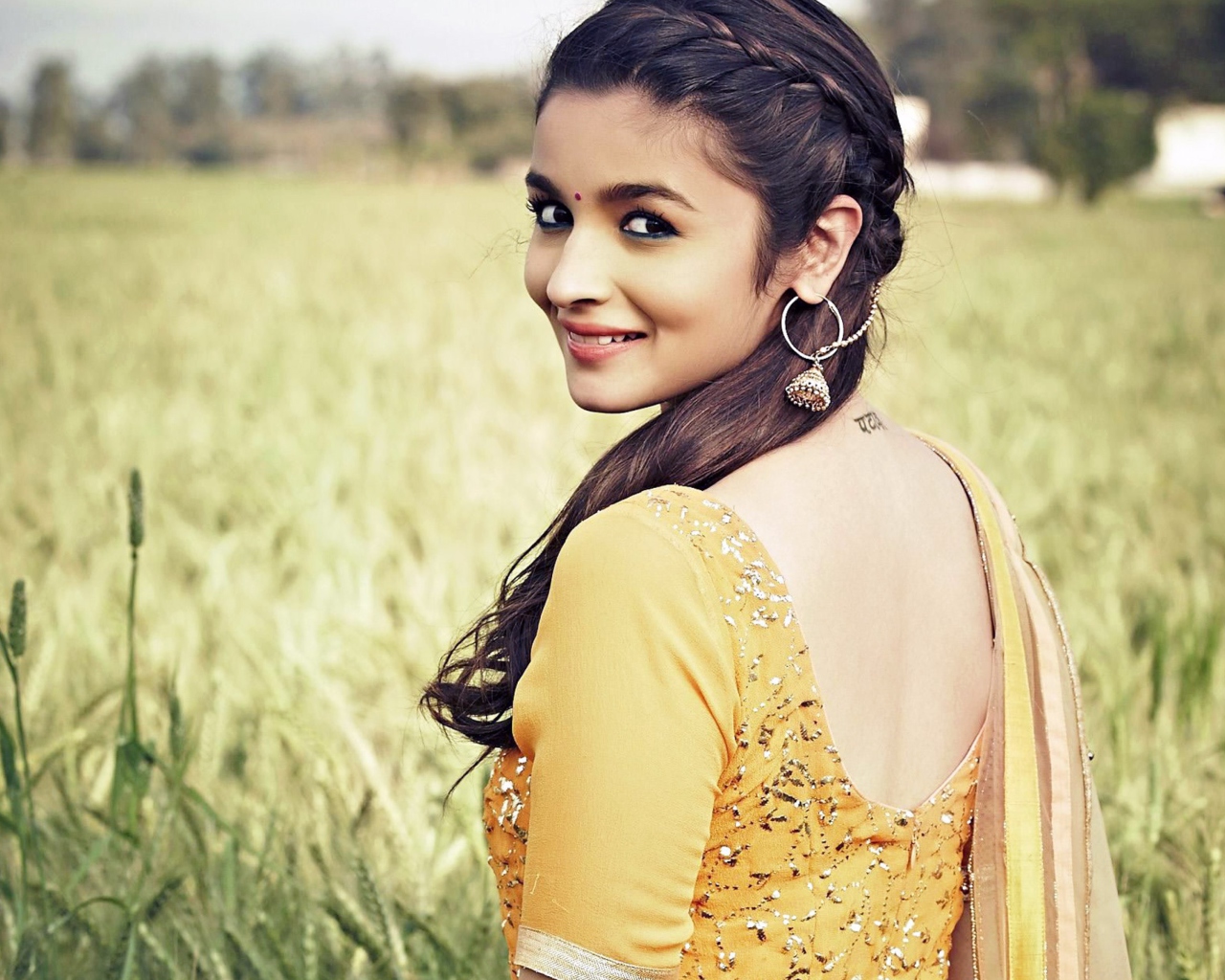 Sfondi Alia Bhatt In Humpty Sharma Ki Dulhania 1280x1024