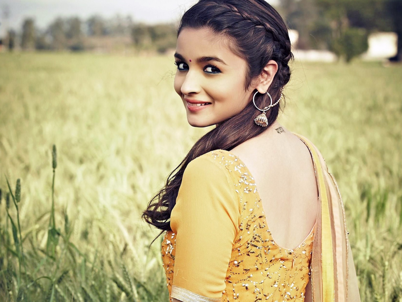 Das Alia Bhatt In Humpty Sharma Ki Dulhania Wallpaper 1280x960