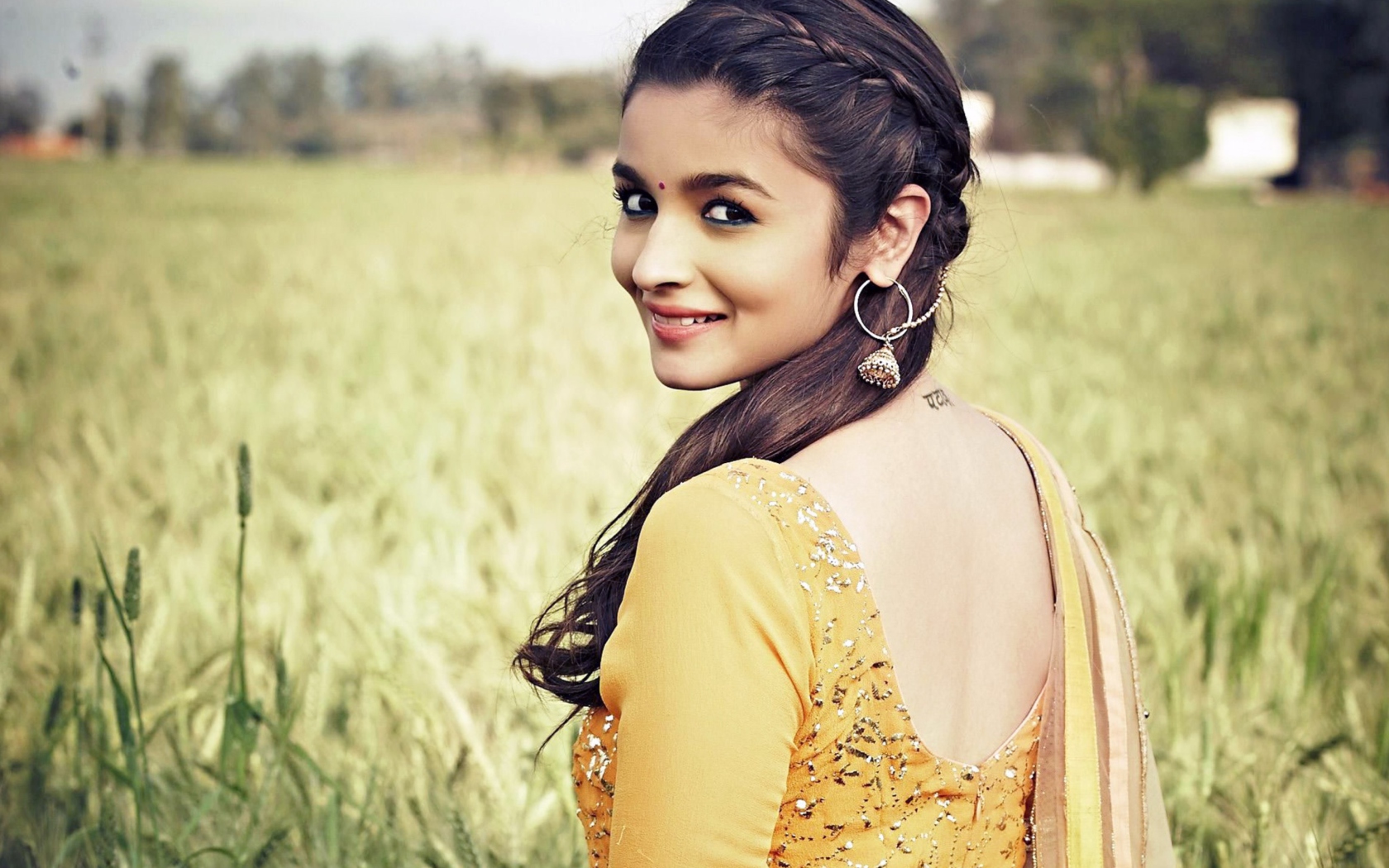 Sfondi Alia Bhatt In Humpty Sharma Ki Dulhania 1680x1050