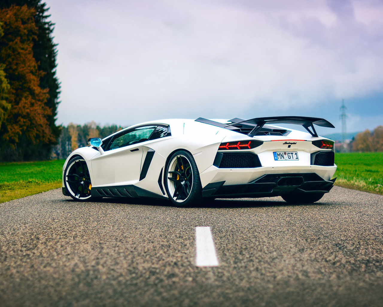 Fondo de pantalla Lamborghini Aventador 1280x1024