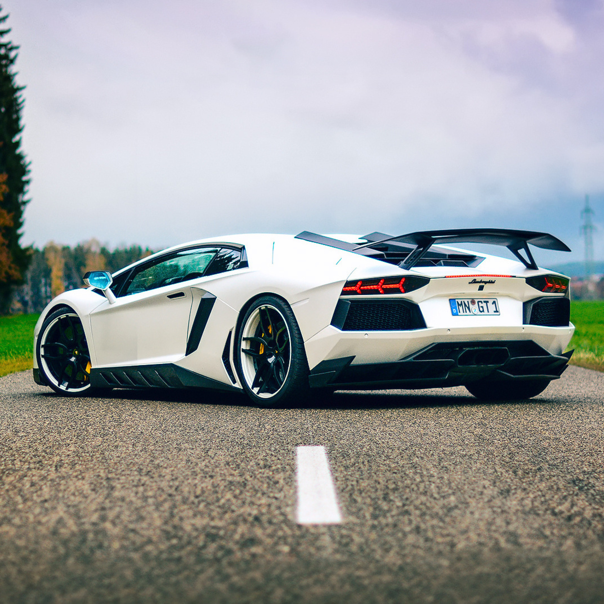 Fondo de pantalla Lamborghini Aventador 2048x2048