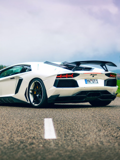 Обои Lamborghini Aventador 240x320