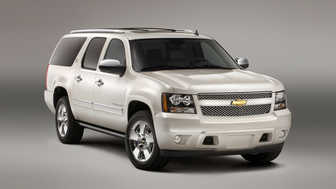 Chevrolet Suburban 2015 Large SUV wallpaper 1280x720