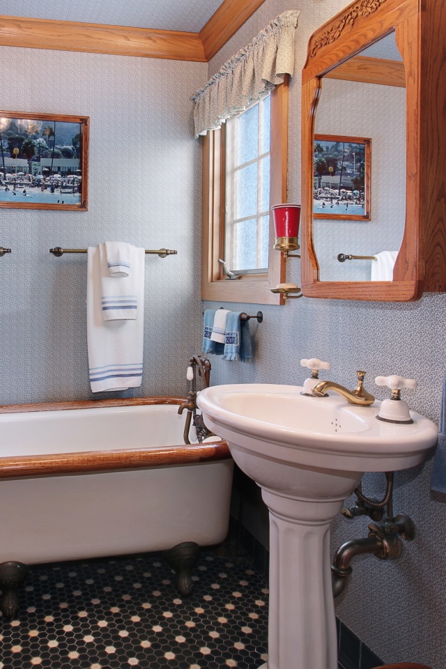Bathroom Interior wallpaper 640x960