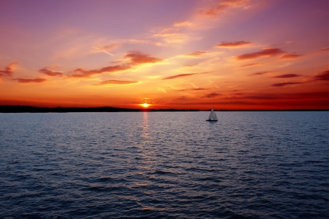 Ship In Sea At Sunset wallpaper 480x320
