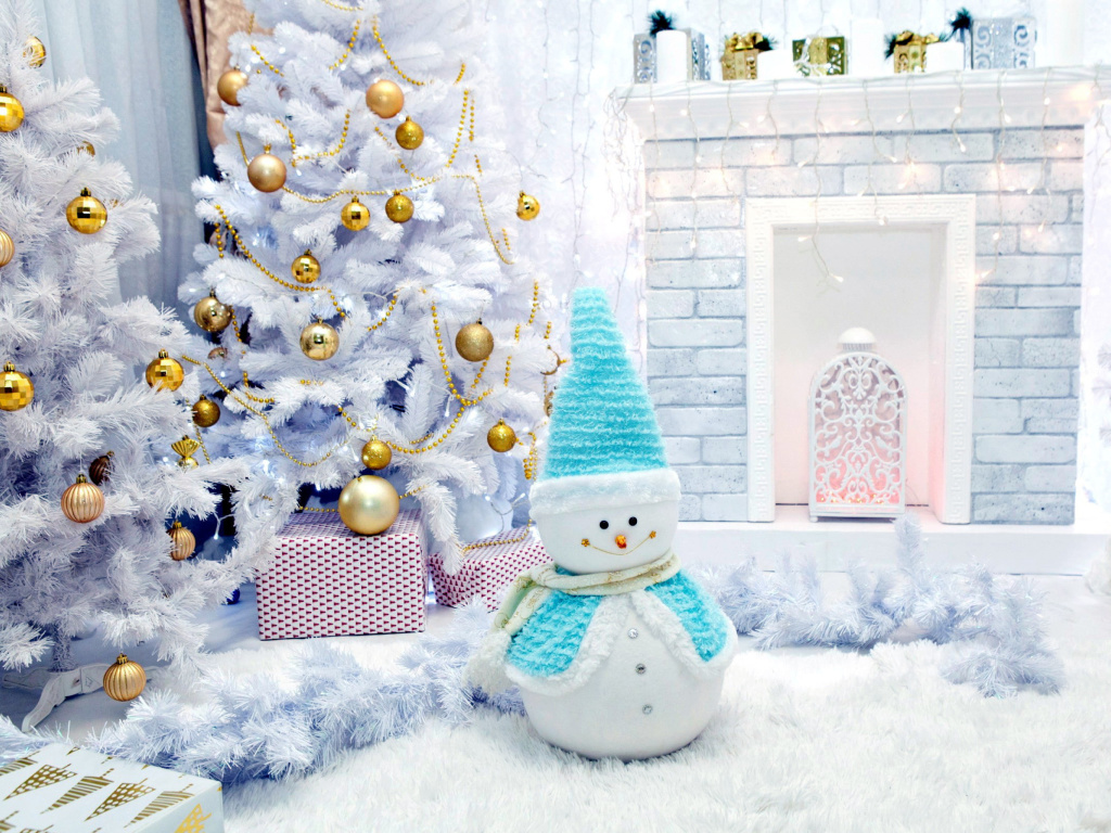 Christmas Tree and Snowman wallpaper 1024x768