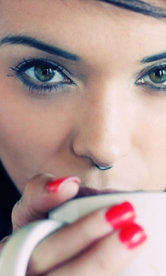 Girl Drinking Coffee screenshot #1 240x400