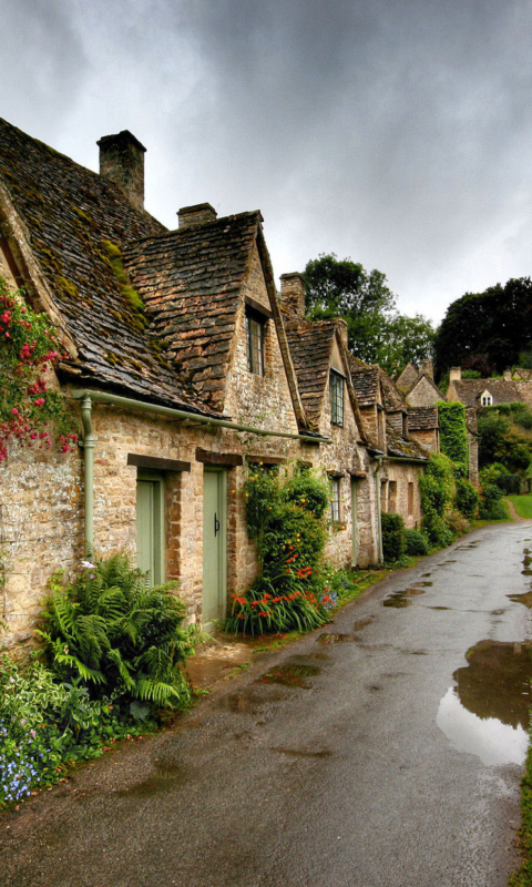 Sfondi Village In Europe 480x800