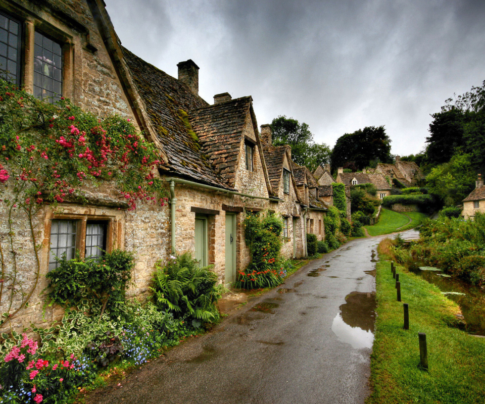 Village In Europe screenshot #1 960x800