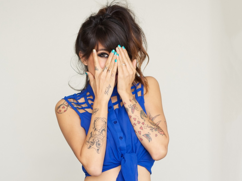 Das Girl With Tattoos Wallpaper 1024x768