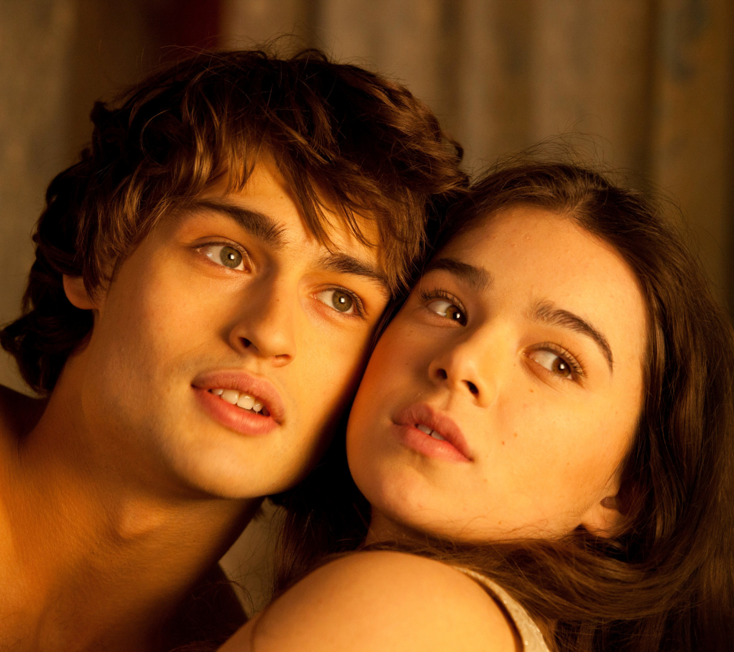 Romeo and Juliet with Hailee Steinfeld and Douglas Booth wallpaper 1440x1280