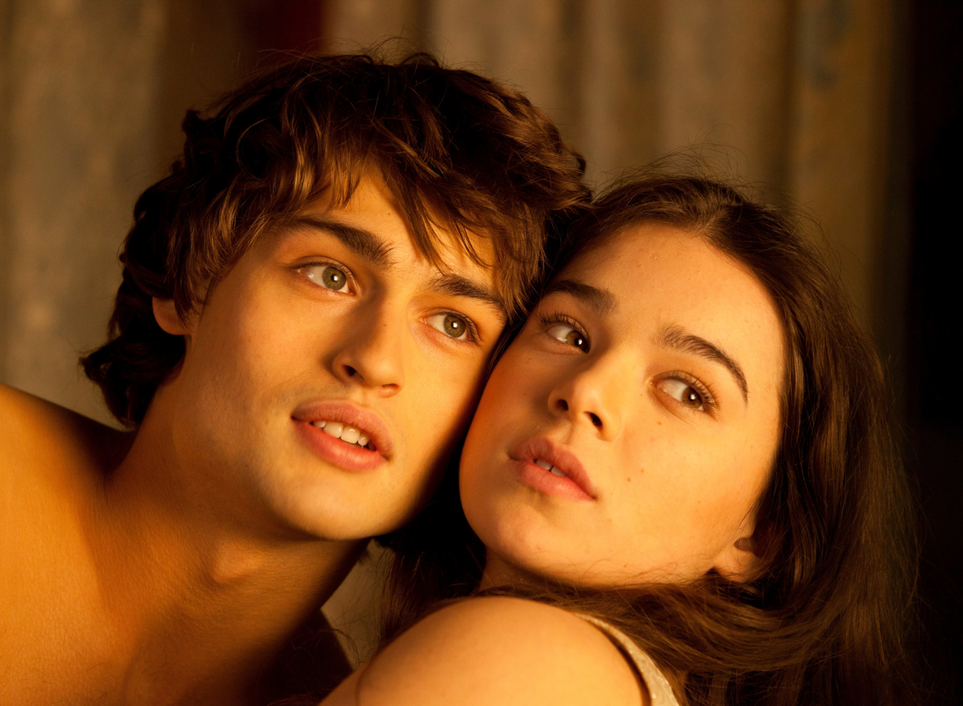 Fondo de pantalla Romeo and Juliet with Hailee Steinfeld and Douglas Booth 1920x1408