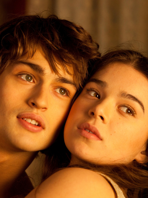 Romeo and Juliet with Hailee Steinfeld and Douglas Booth screenshot #1 480x640