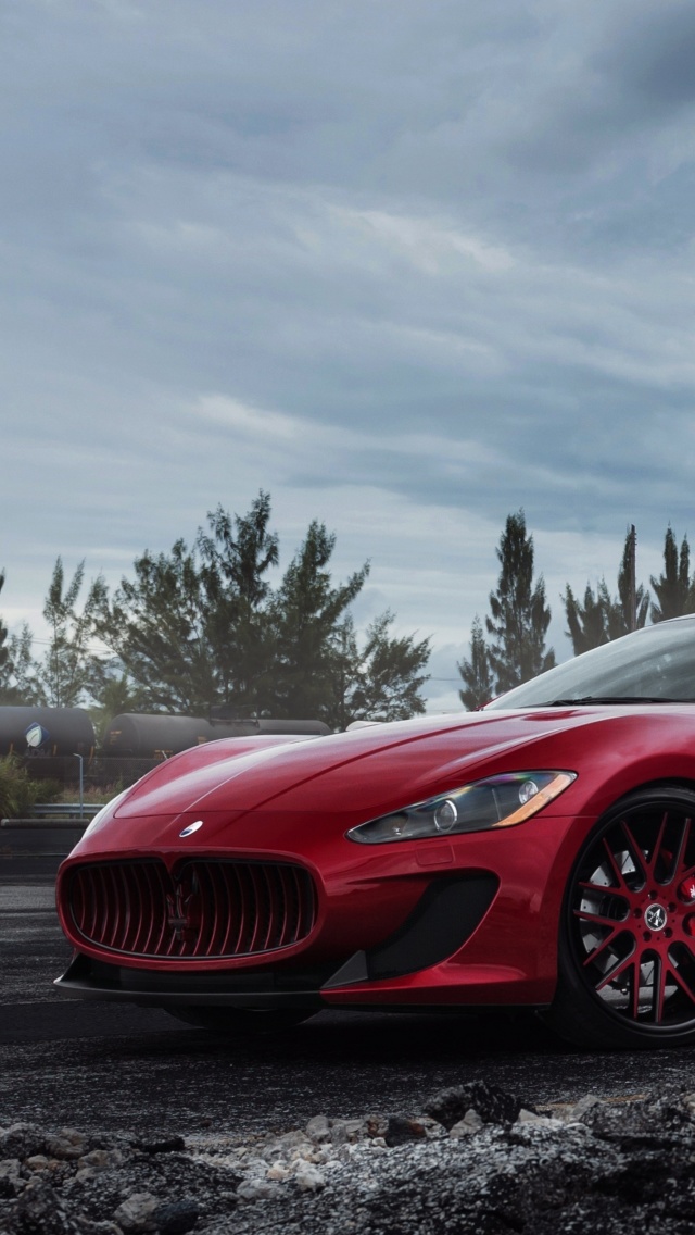 Fondo de pantalla Maserati Granturismo Sport Duo 640x1136