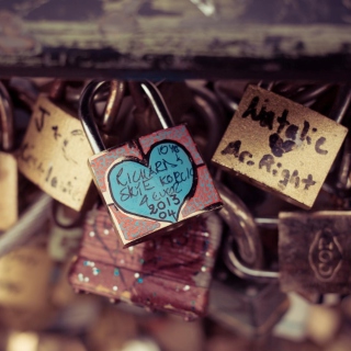 Love Lock sfondi gratuiti per iPad mini