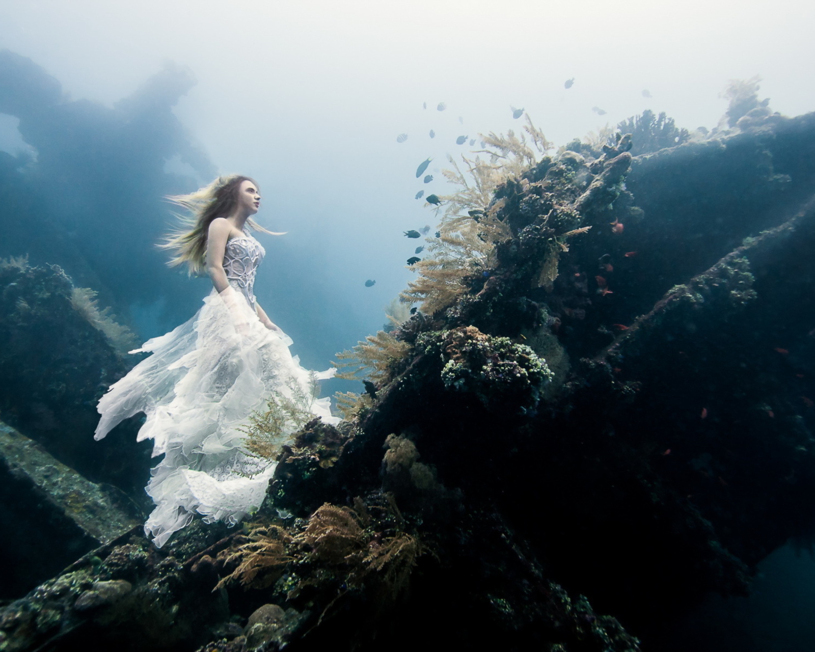Sfondi Underwater Princess 1600x1280