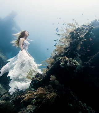 Underwater Princess sfondi gratuiti per HTC HD mini