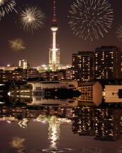 Обои Fireworks In Berlin 176x220