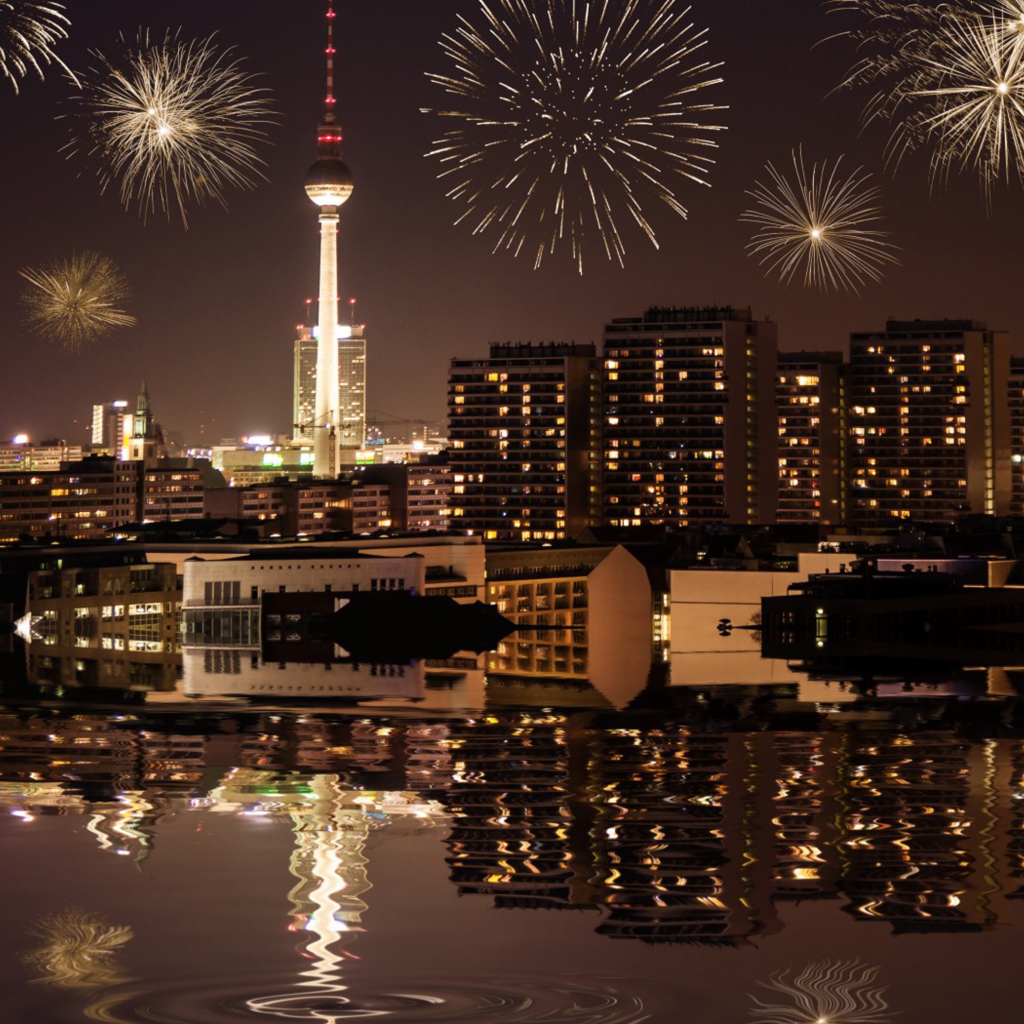 Das Fireworks In Berlin Wallpaper 2048x2048