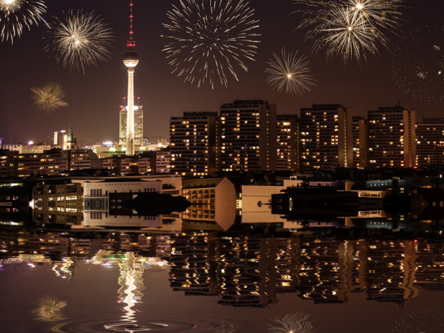 Das Fireworks In Berlin Wallpaper 640x480