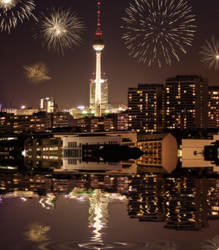 Kostenloses Fireworks In Berlin Wallpaper für Nokia C1-01