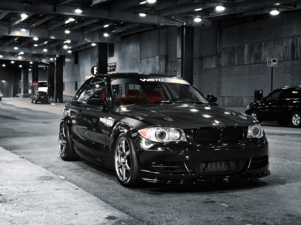 Das BMW 135i Black Kit Tuning Wallpaper 1024x768