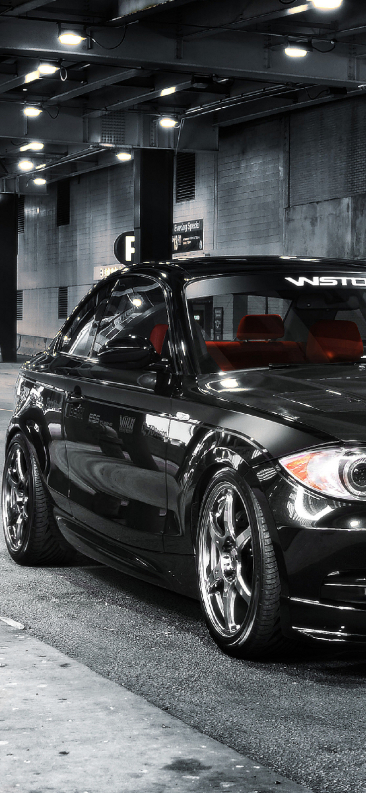 BMW 135i Black Kit Tuning screenshot #1 1170x2532